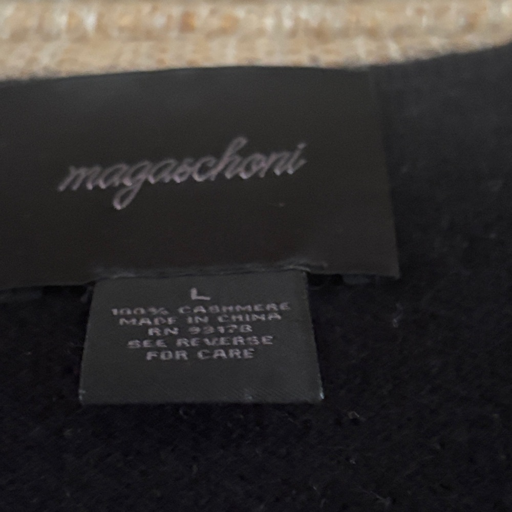 Magaschoni Elegant Black Midi Dress - Picture 3 of 5